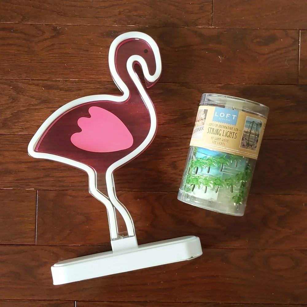 Flamingo/palm tree decor - Picture 1 of 8